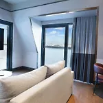 Hotel Canopy By Hilton Taksim 4*