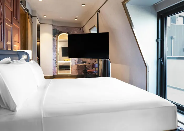 Canopy By Hilton Taksim 4*